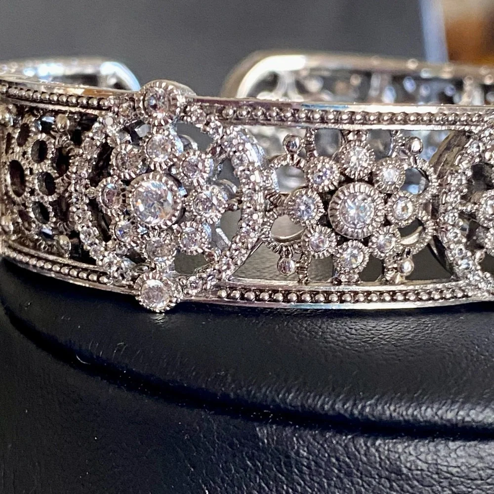 Judith Ripka bracelet - Picture 2 of 13